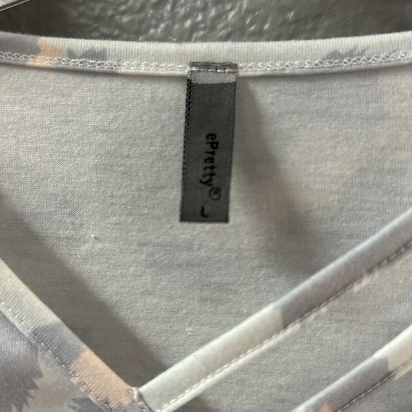 Sold - Gray leopard print blouse - Picture 4 of 5